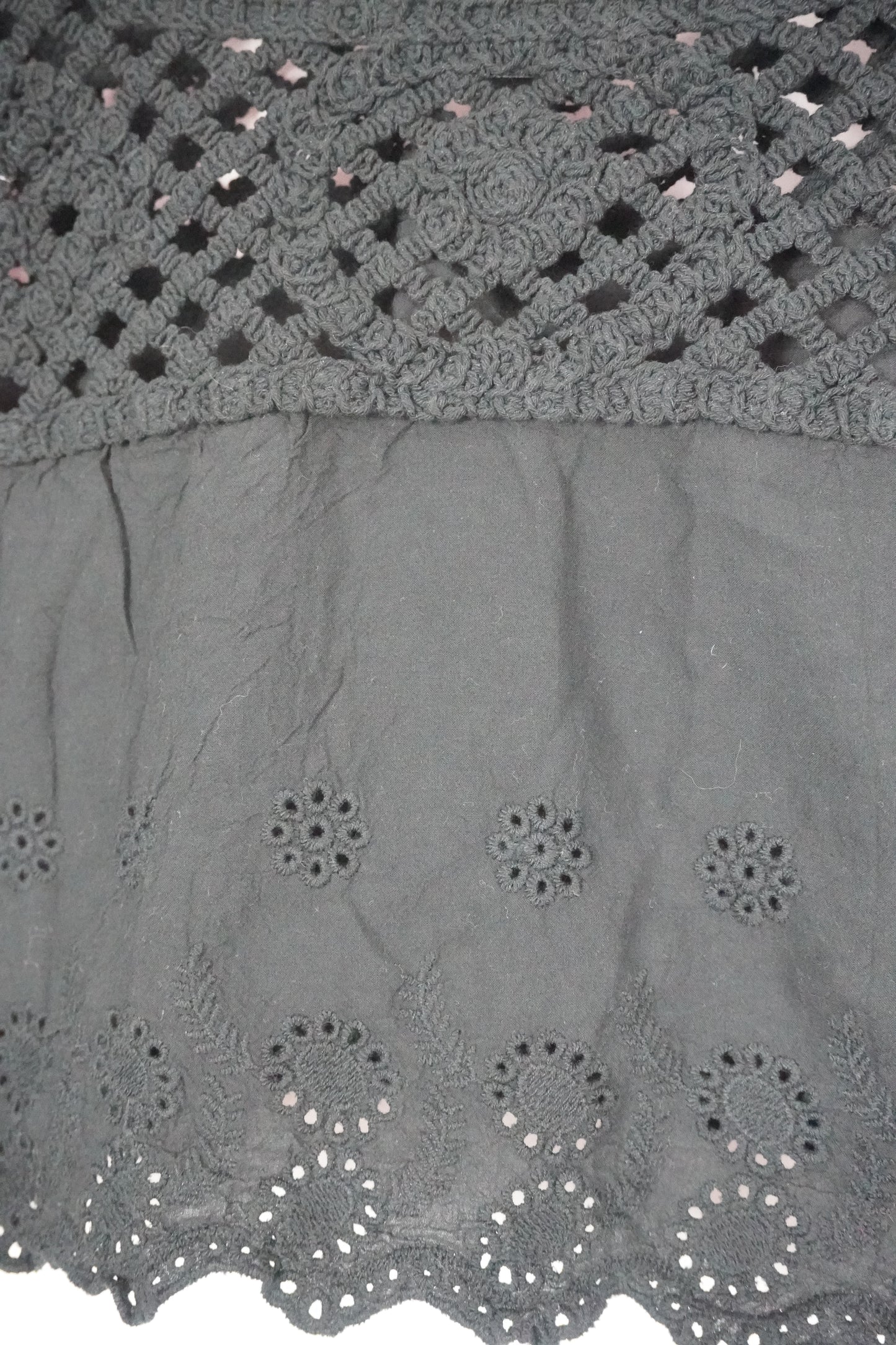 schwarzes crop top