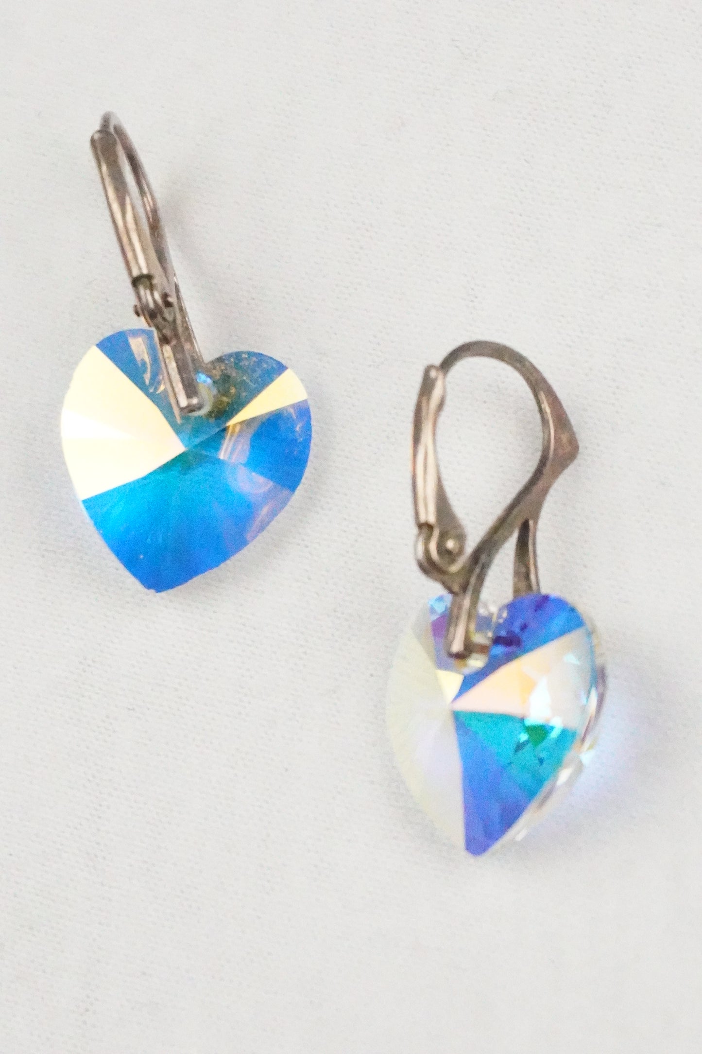 weiß-bunte Glitzerherzen