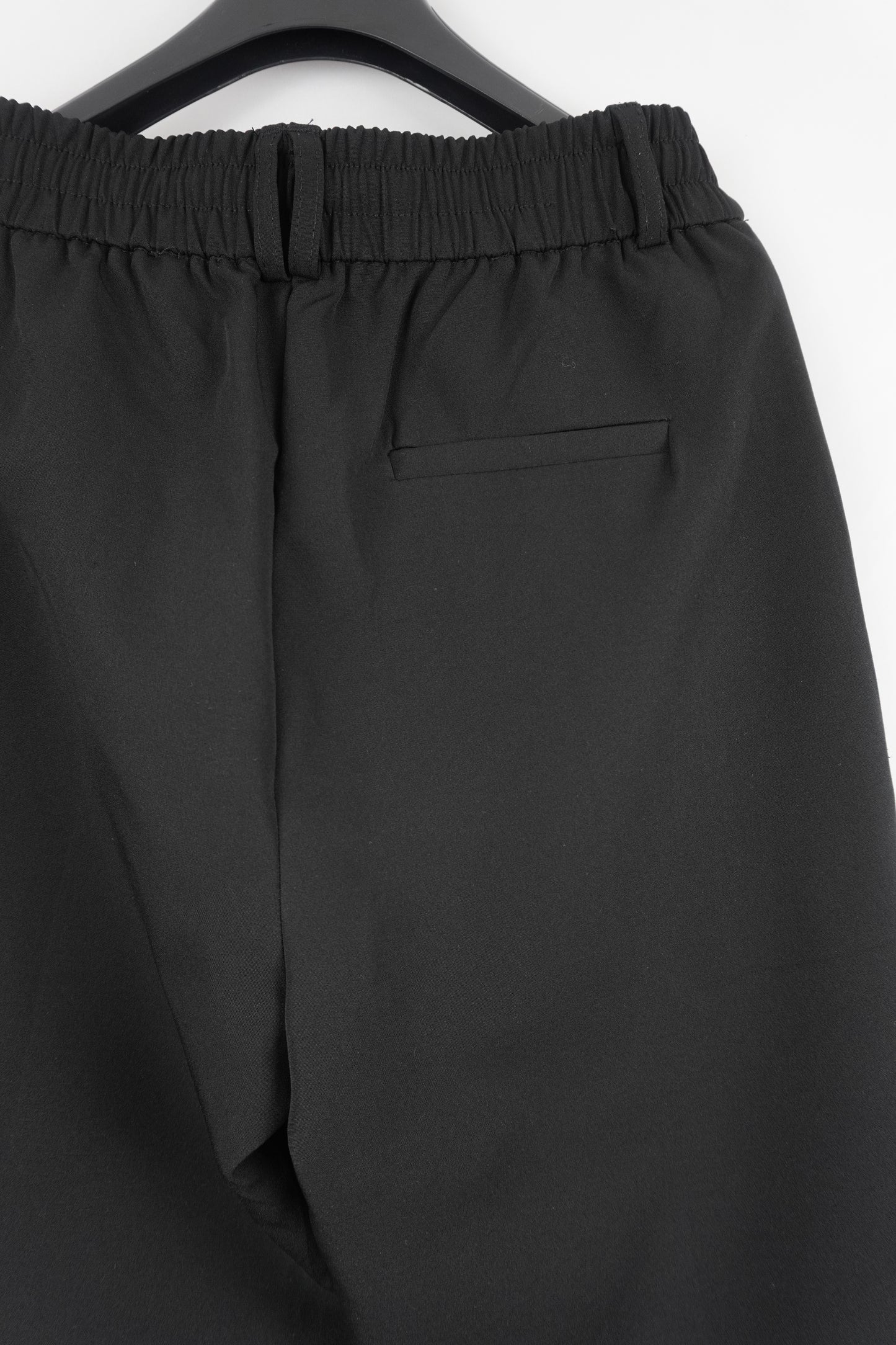 schwarze Stoffhose