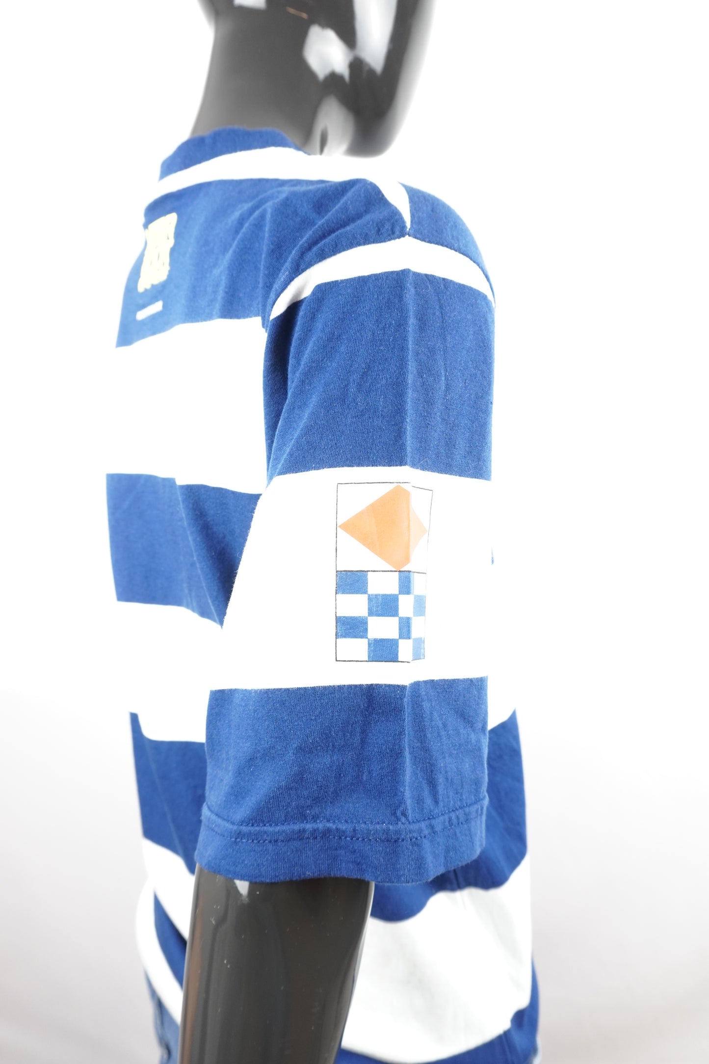 blau-weiß gestreiftes T-Shirt von der Interboot