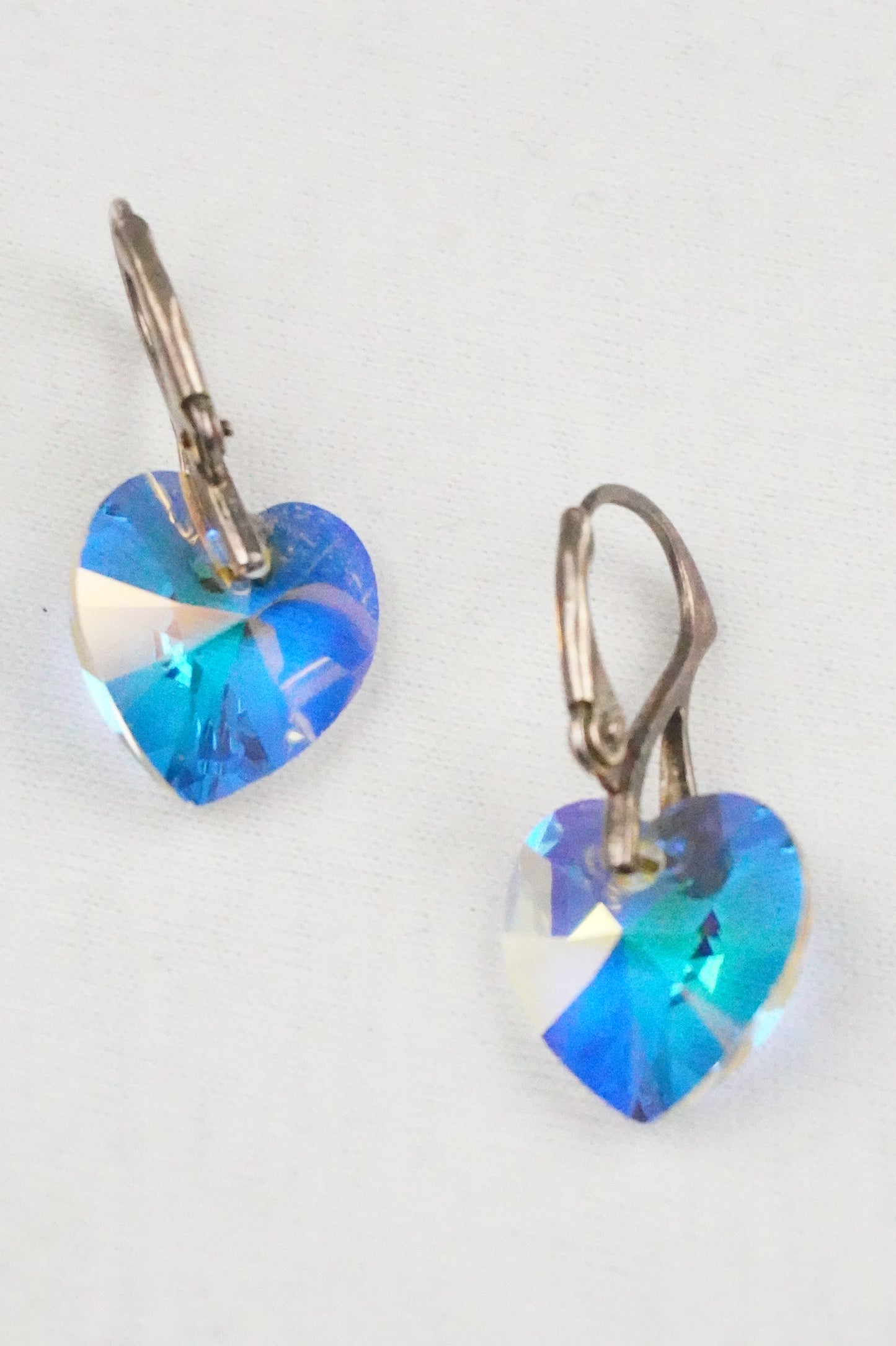 weiß-bunte Glitzerherzen