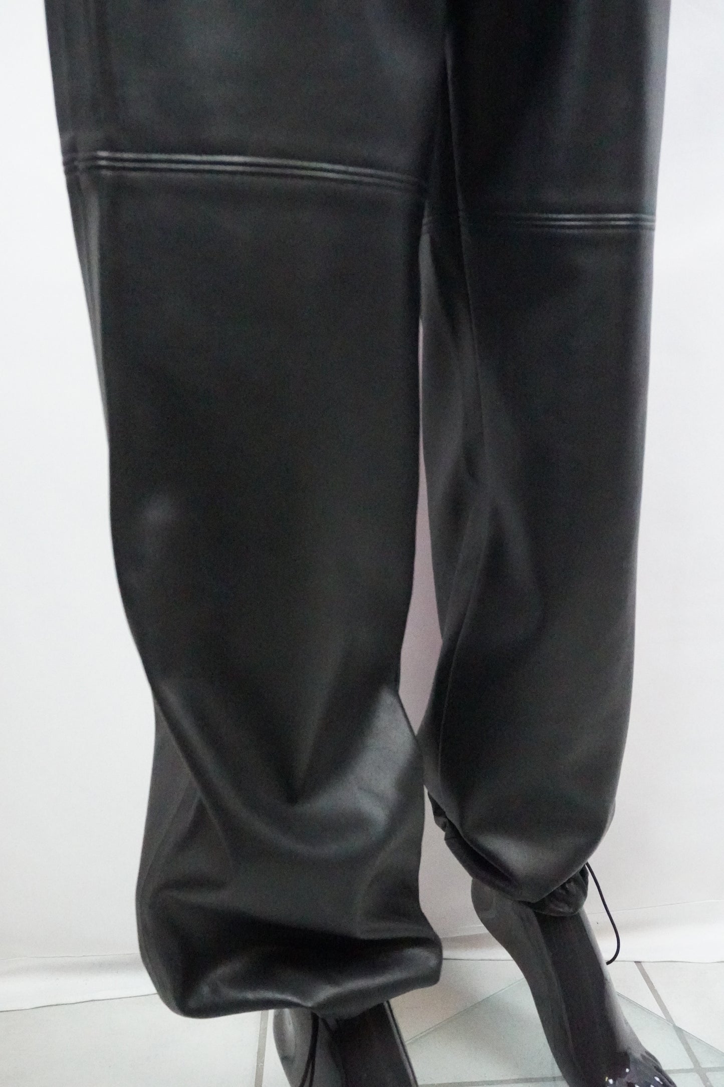 schwarze Kunstlederhose WRSTBHVR