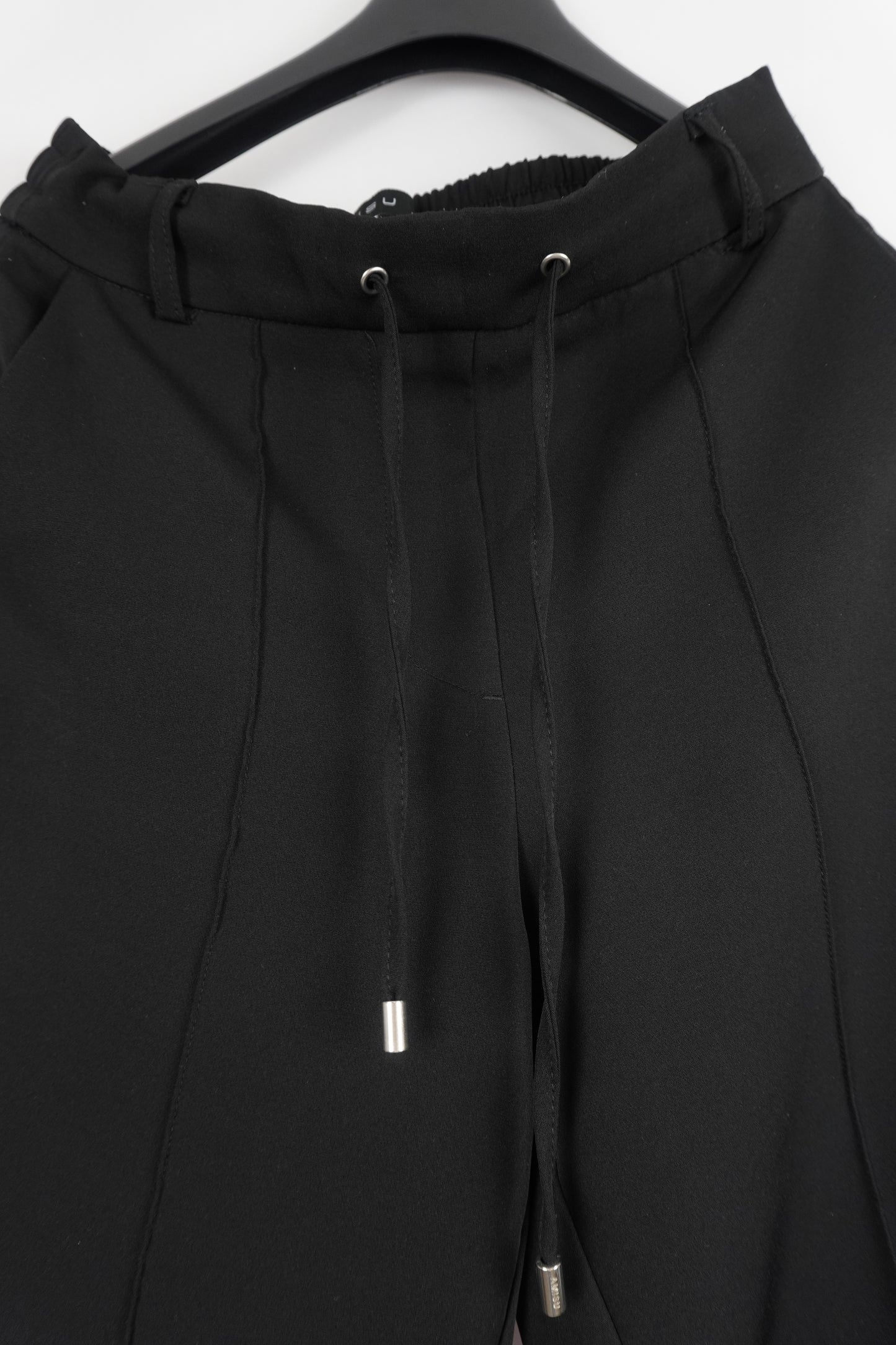 schwarze Stoffhose