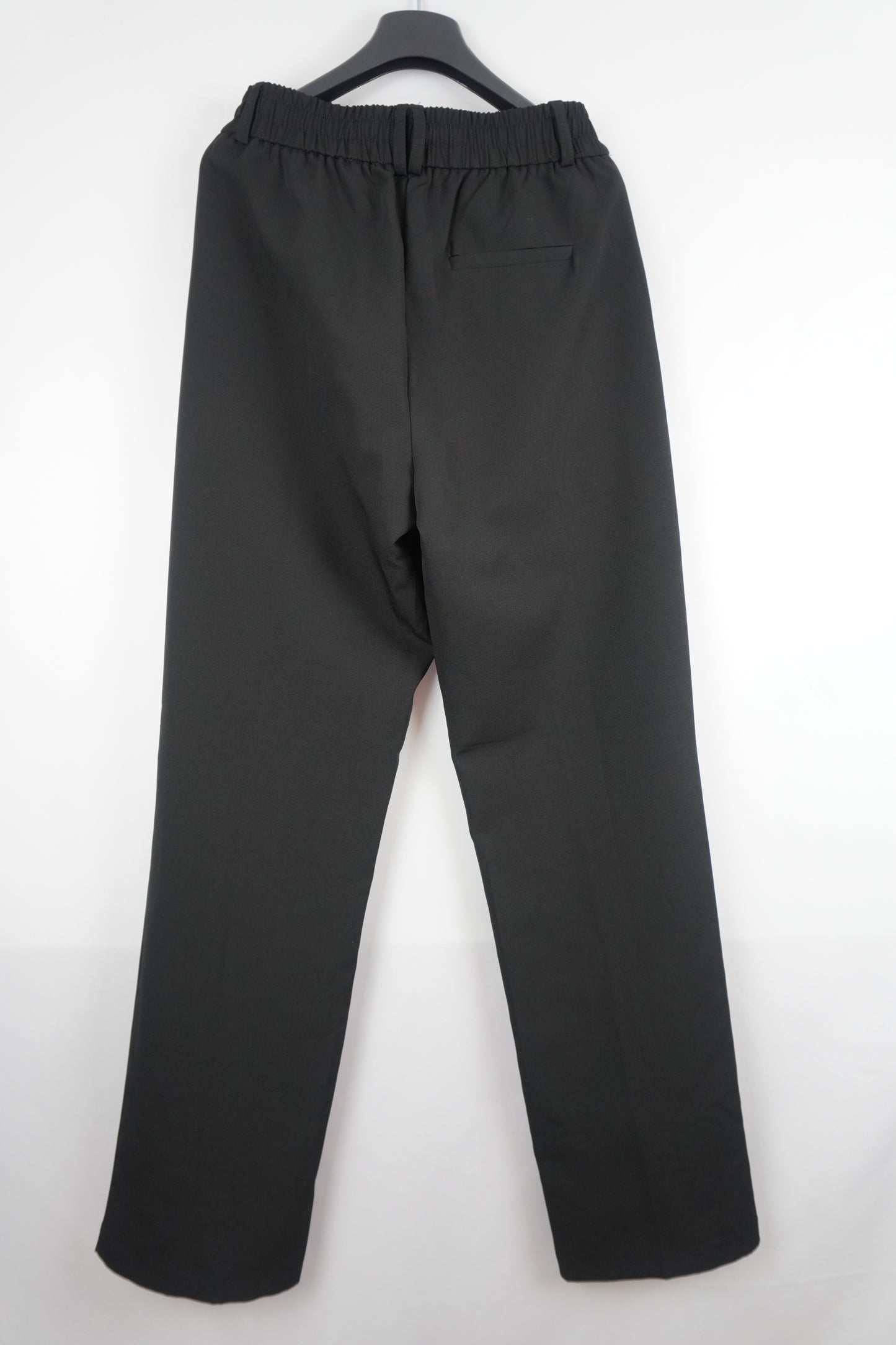schwarze Stoffhose