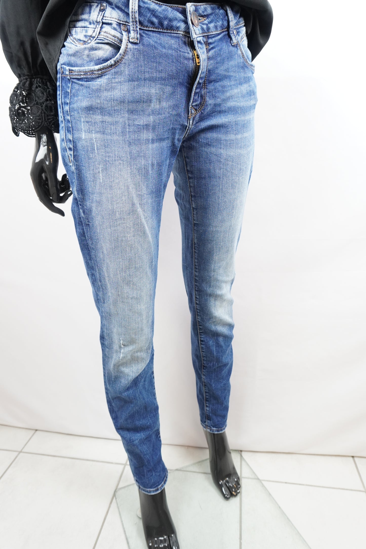 Mavi Jeans