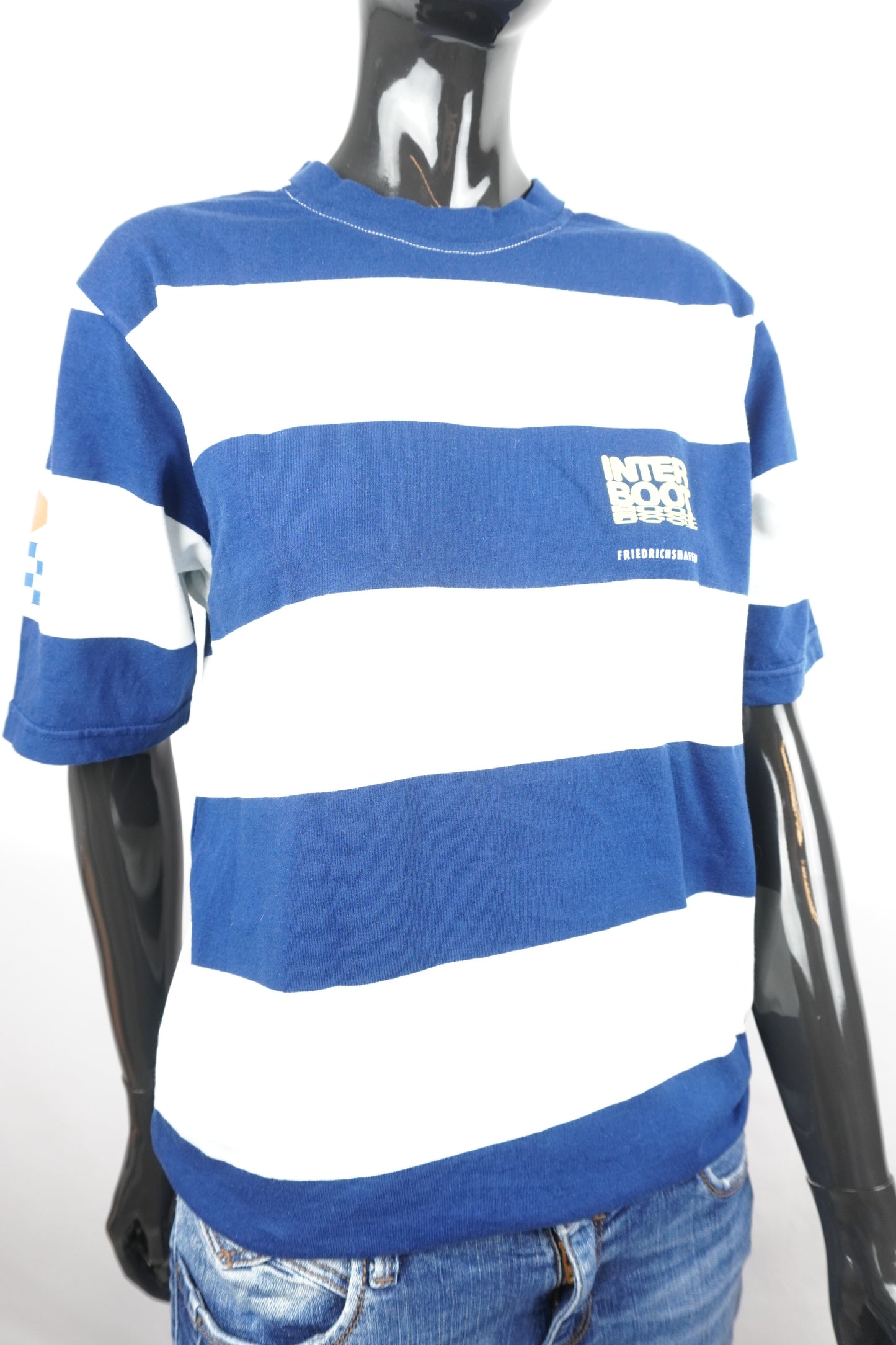 blau-weiß gestreiftes T-Shirt von der Interboot