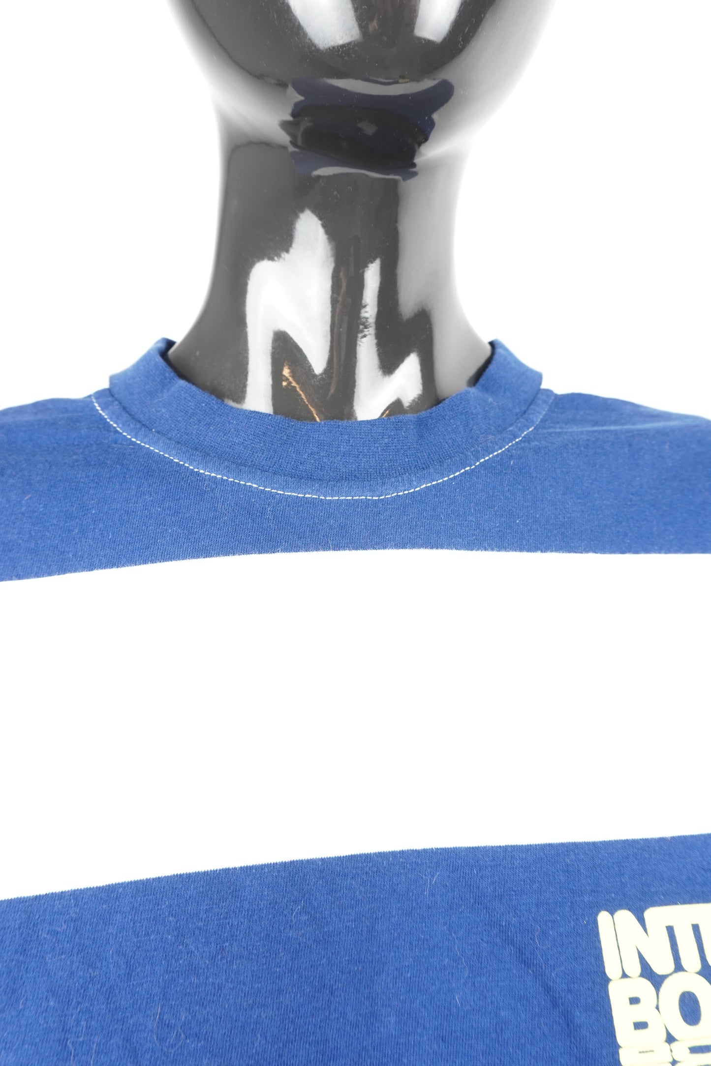 blau-weiß gestreiftes T-Shirt von der Interboot