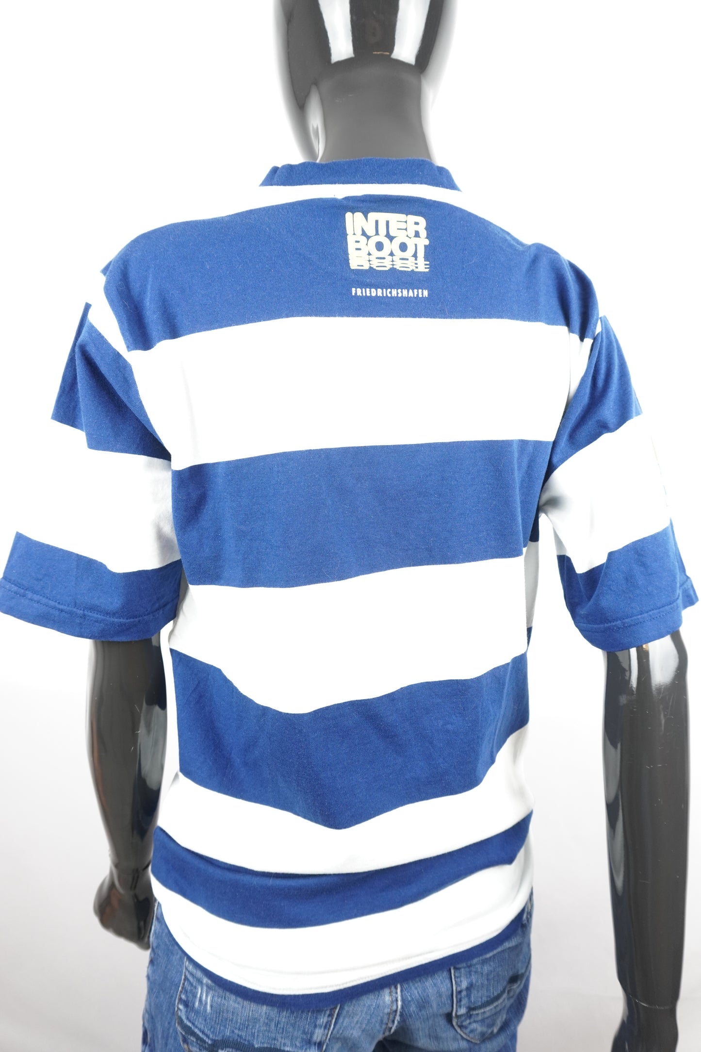 blau-weiß gestreiftes T-Shirt von der Interboot