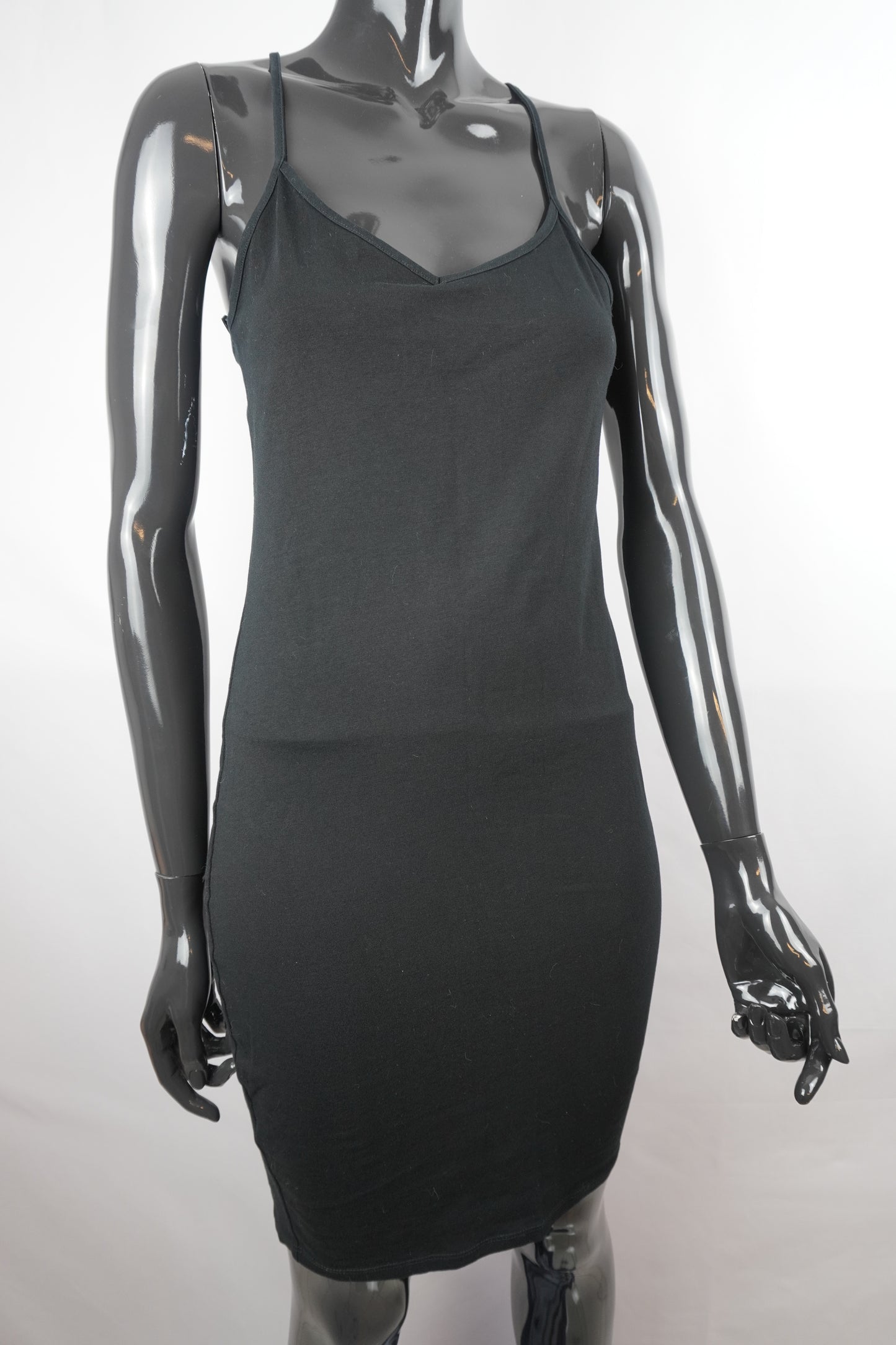 schwarzes Träger-Mini-Kleid