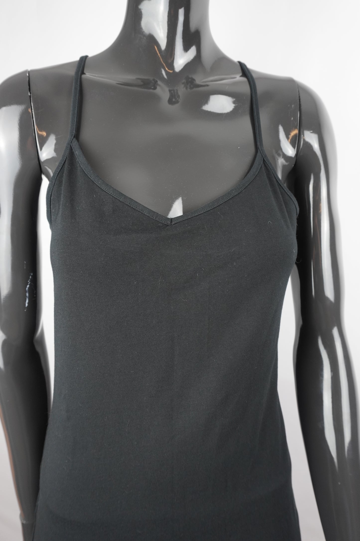 schwarzes Träger-Mini-Kleid
