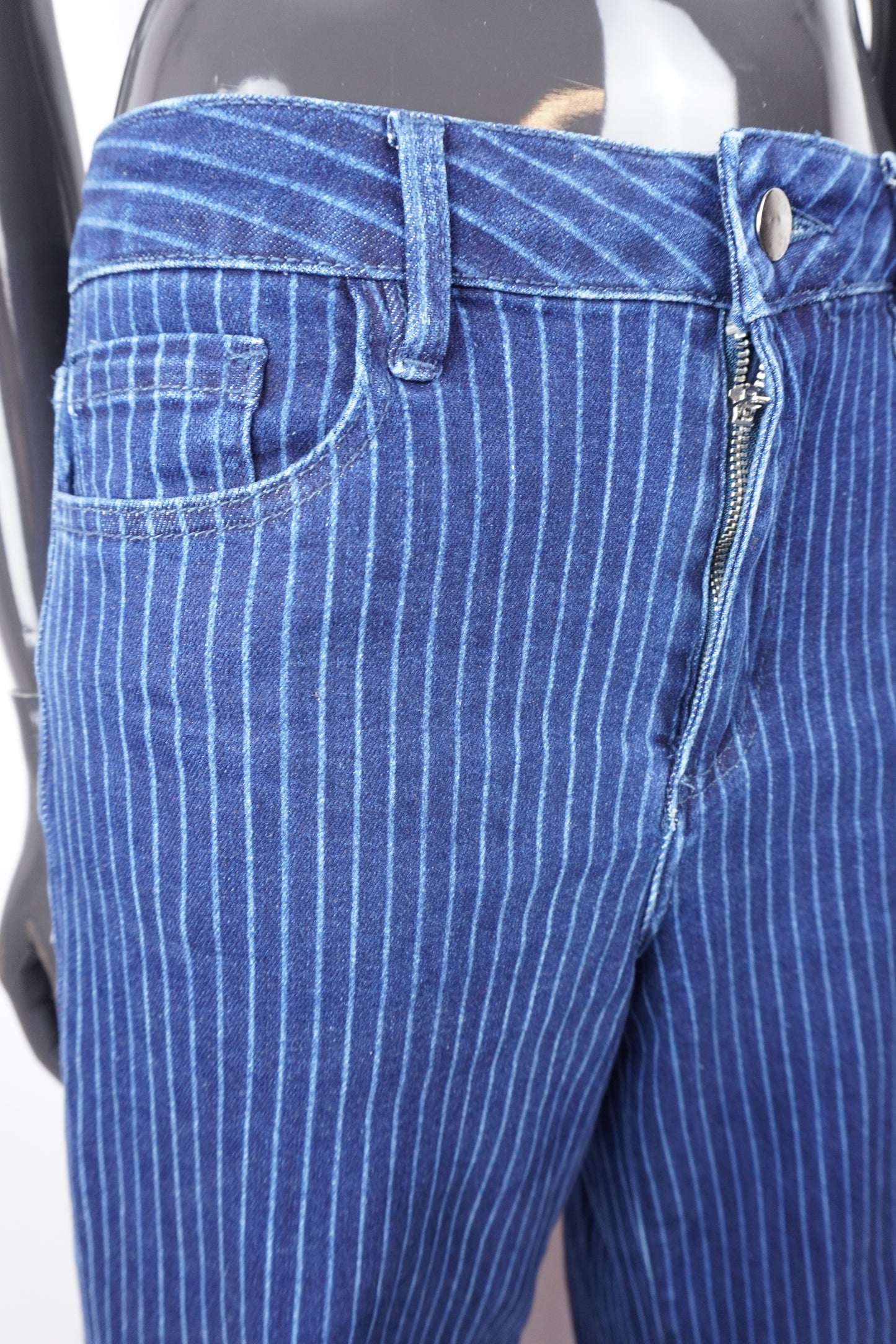 TMRW Jeans mit dezenten Streifen