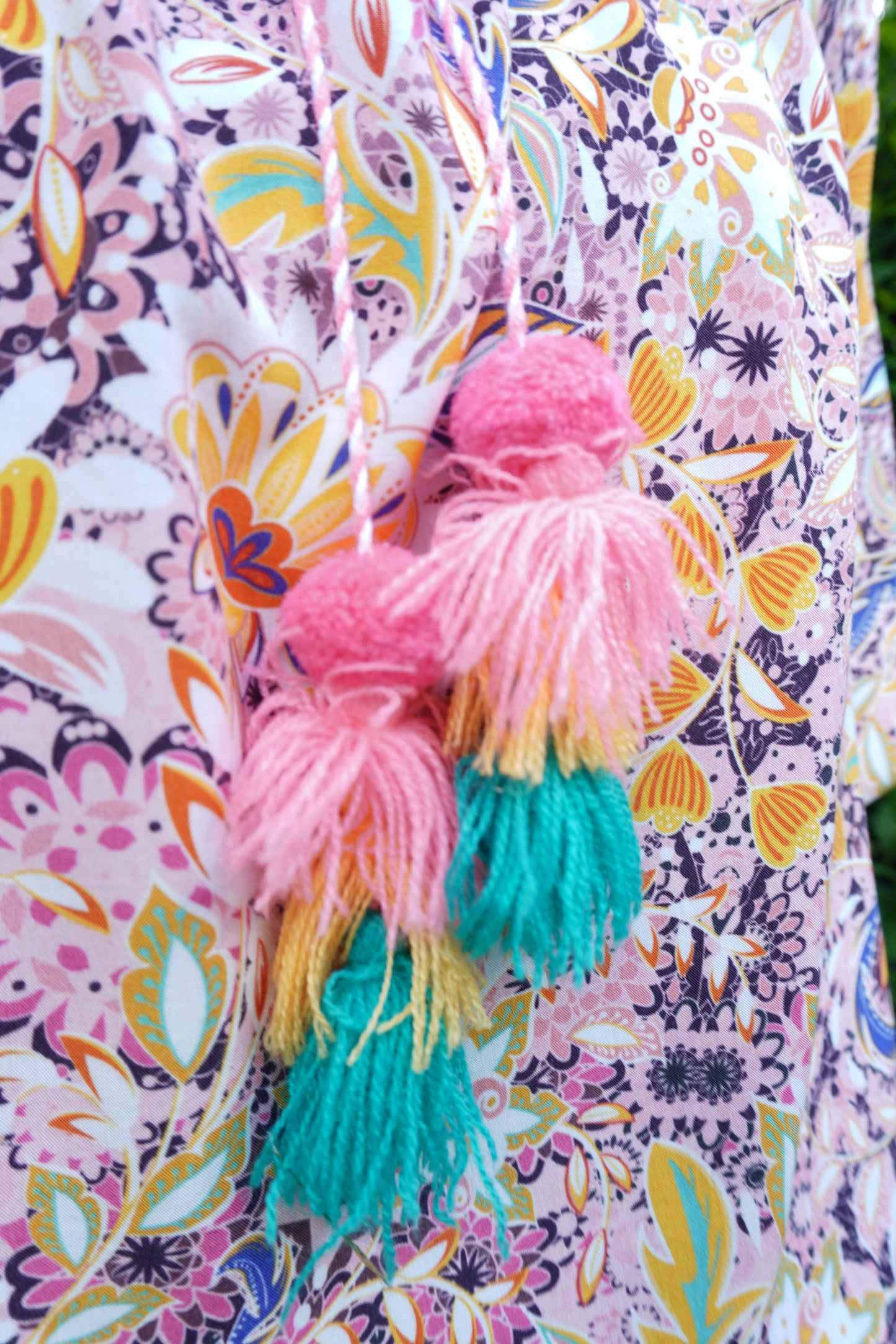 leichte bunte Sommerbluse