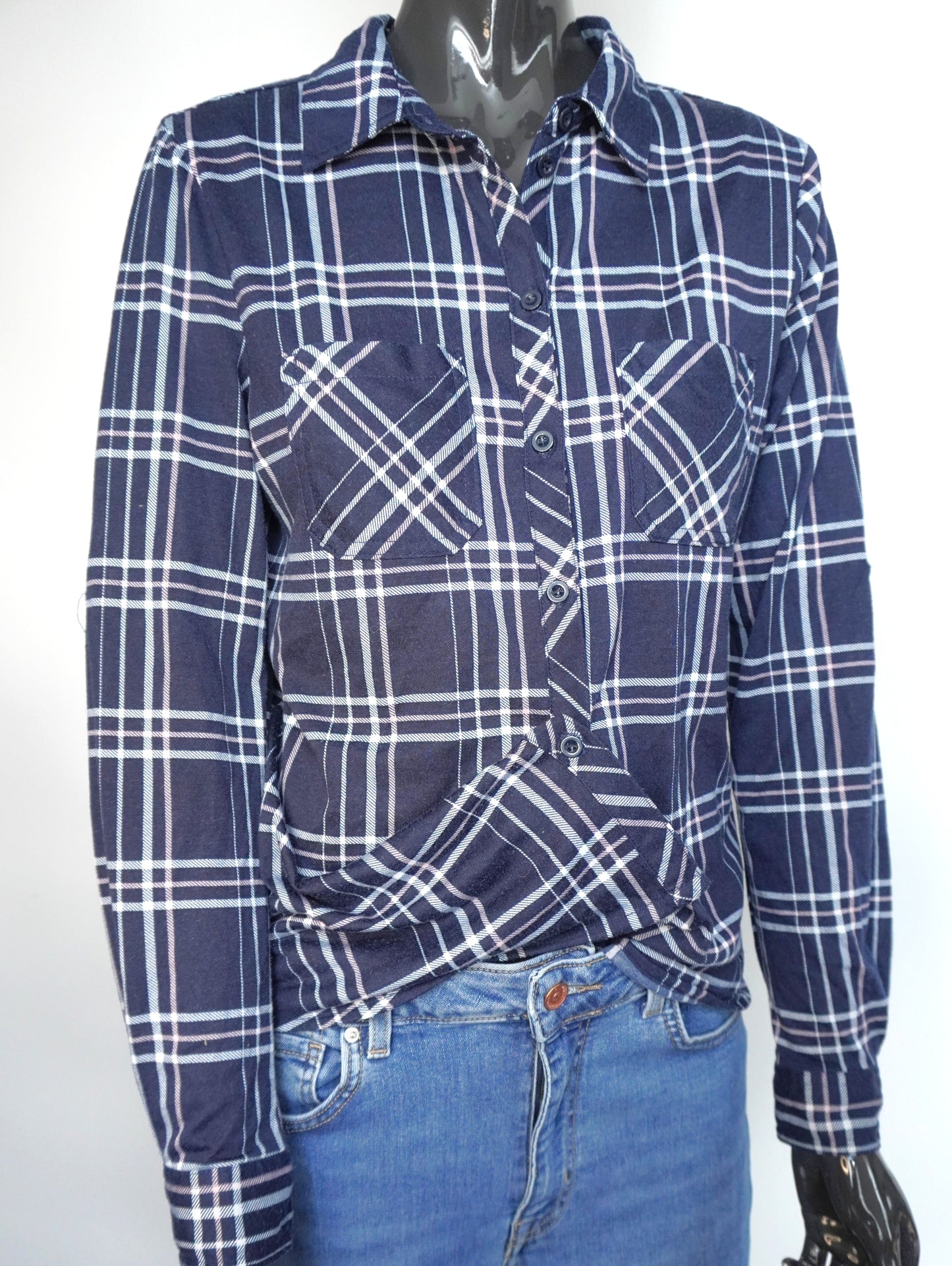 dunkelblaue Karo-Bluse
